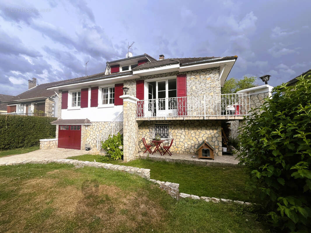 Maison à SAINT-PREST