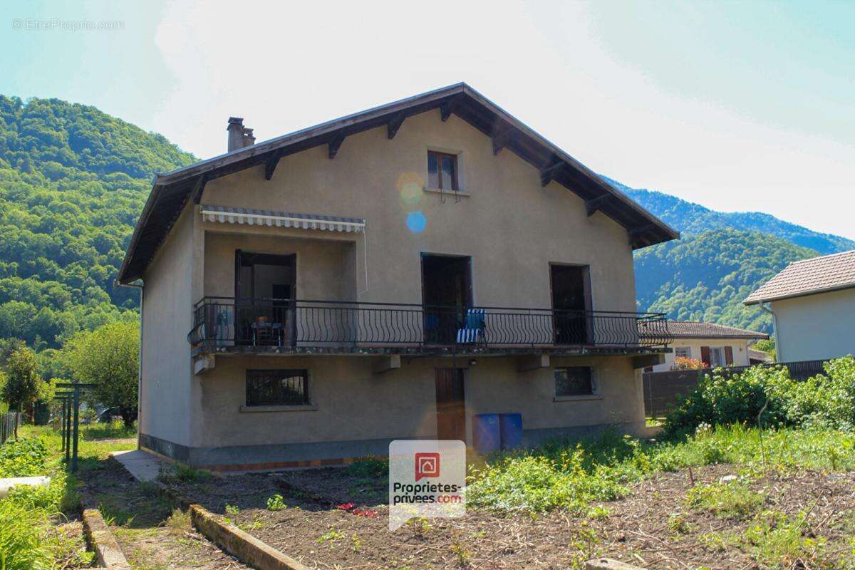 Le Cheylas (38570)  Maison de 157 m2-+ garage double+ sous sol + combles aménageables - photo 14