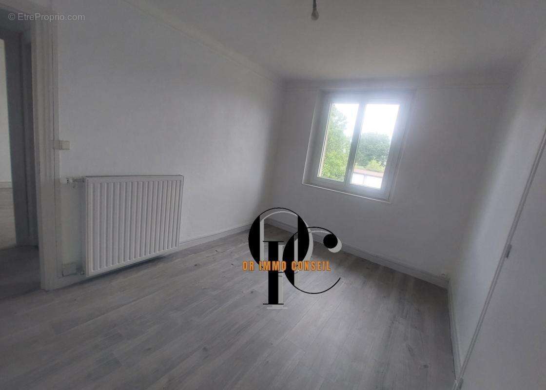 Appartement à COMMENTRY