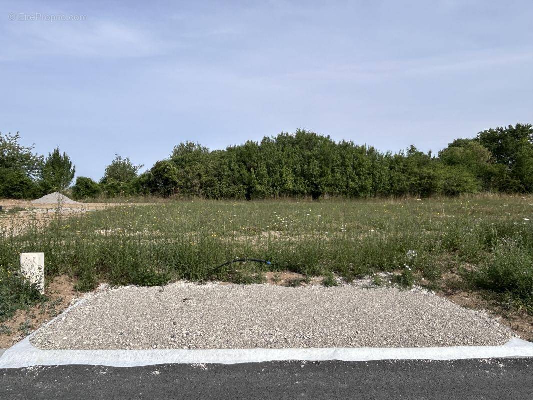 Terrain à SARRY