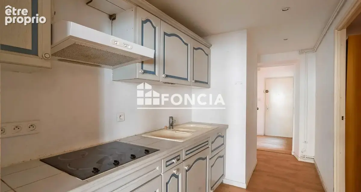 FONCIA - CENTRE-VILLE - Rue des Serruriers : charmant 2P de 41,25 m² dans une copropriété calme, avec cave et cellier sur le pal - photo 2