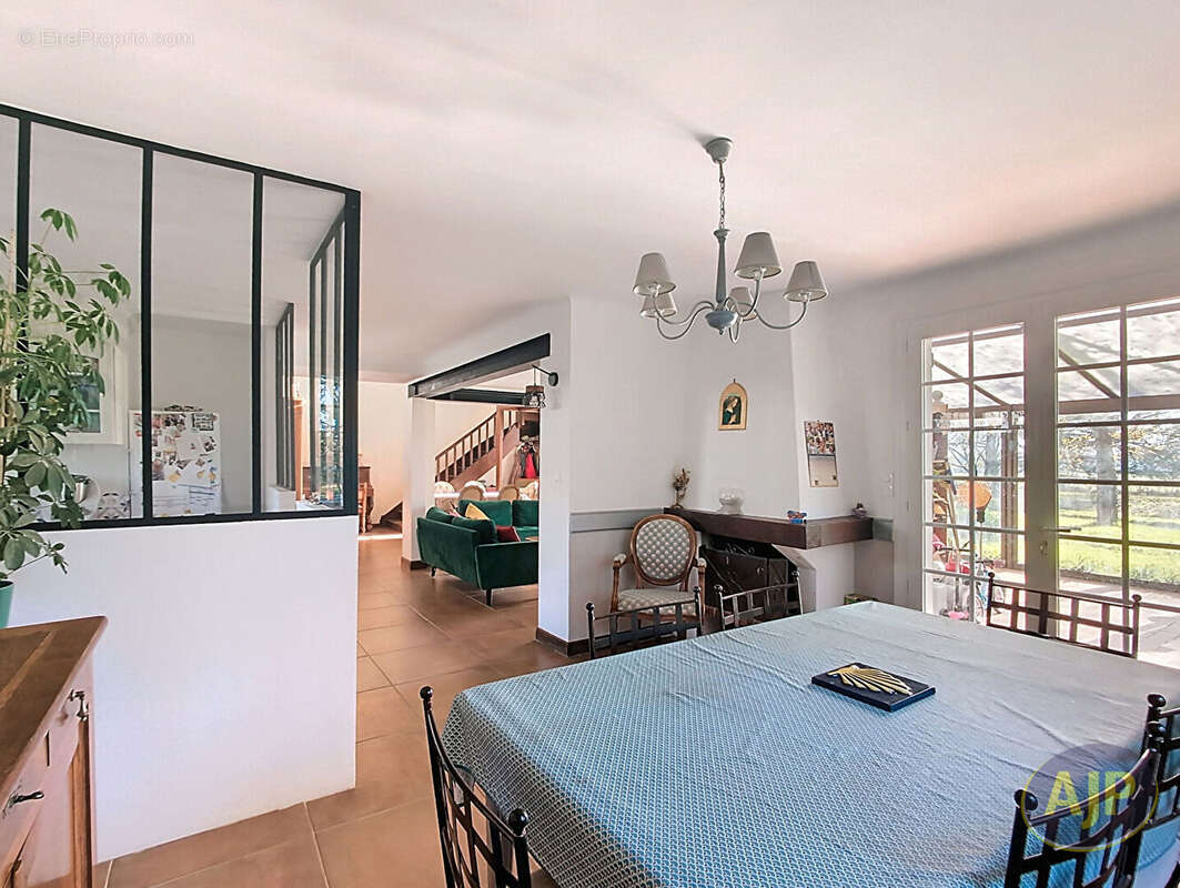 Maison à VIEILLEVIGNE