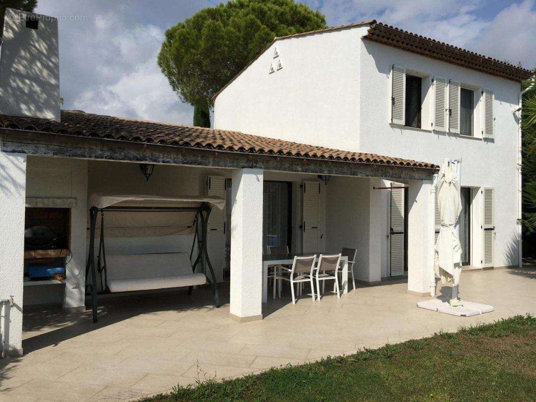 Maison à VILLENEUVE-LOUBET