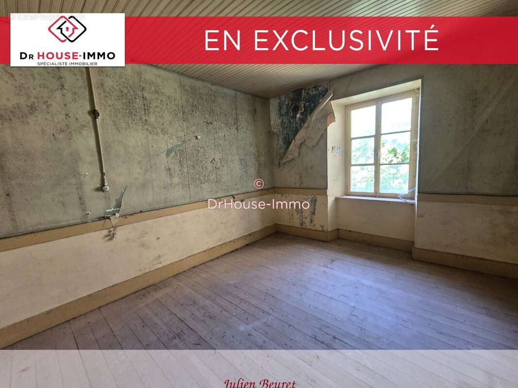 Maison à UZELLE