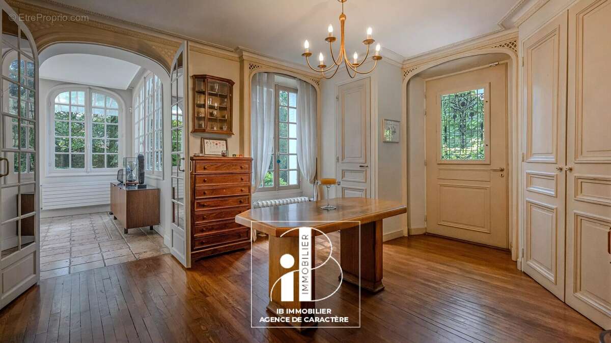 Maison à FONTAINEBLEAU
