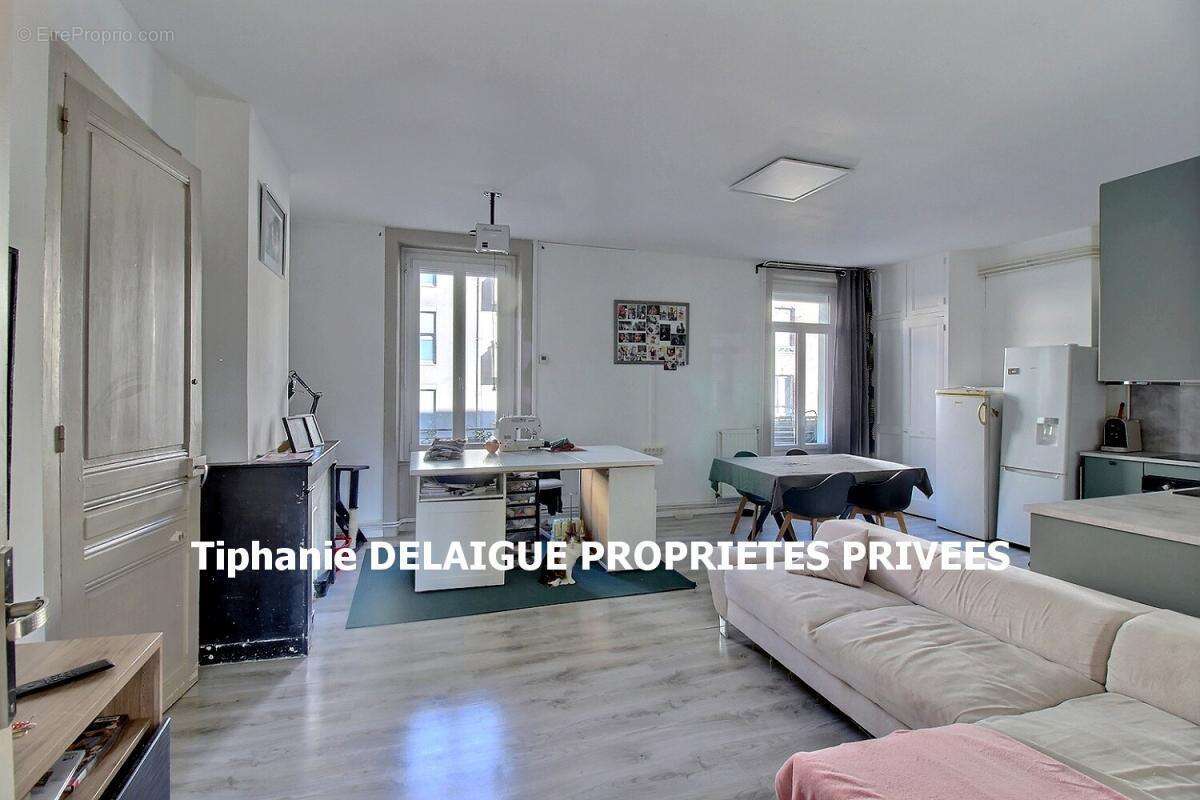 Appartement à LE CHAMBON-FEUGEROLLES