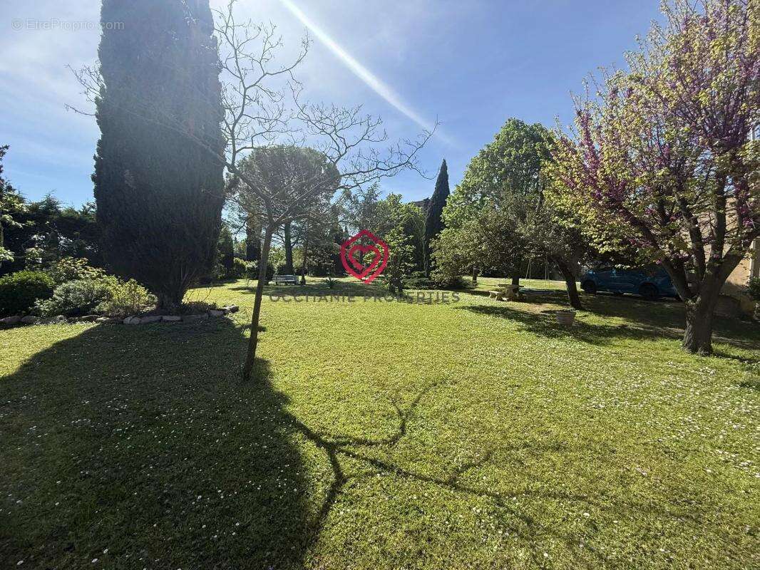 Maison de caractère avec deux gites et jardin clos - photo 2