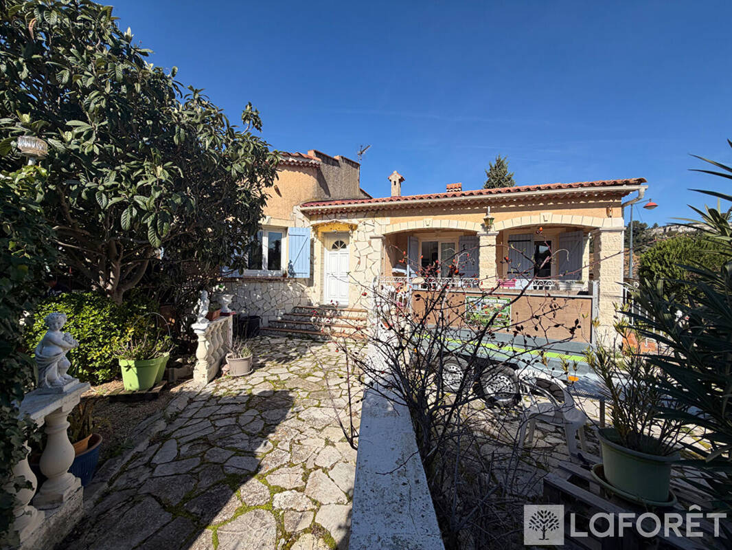 Maison à SAINT-VICTORET