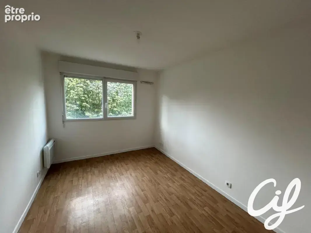 Appartement T3 Le Bourg Sous La Roche - 69.95 m2  165 000 Euros - photo 5