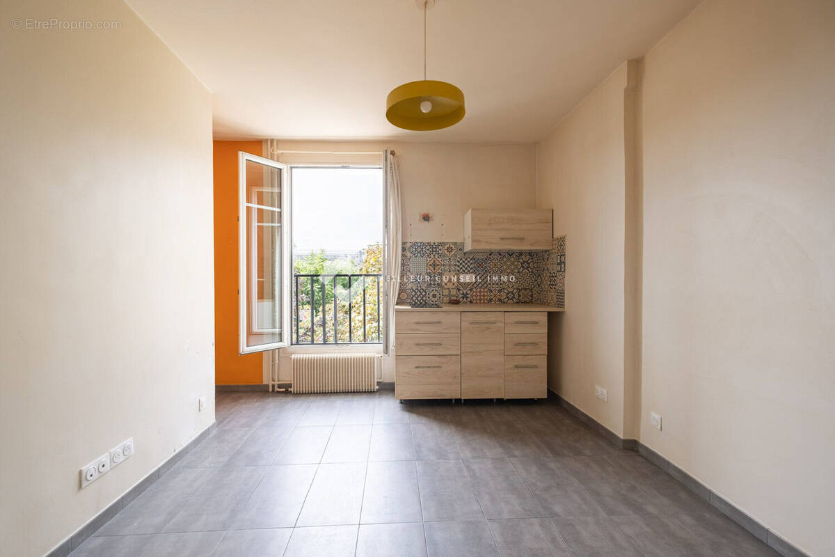 Appartement à PARIS-14E