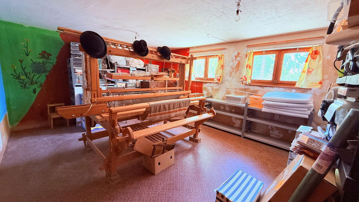 Maison - 191m2 - 6 chambres - Terrain 1053m2 - En limite de zone constructible en haut de Zellenberg ! - photo 29