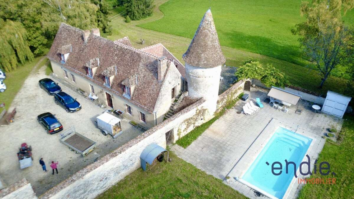 Maison à LE VEURDRE