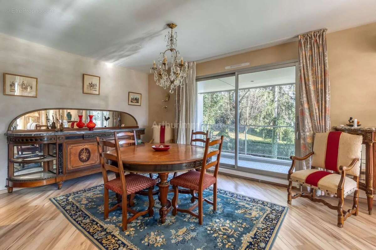 Appartement à MEYLAN