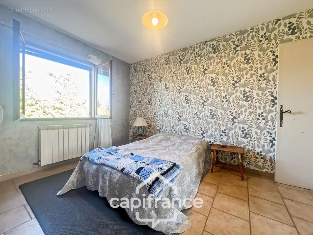 LES TAILLADES, maison individuelle de plain pied  de 210 m2, en campagne,  4 chambres, sur un terrain de 2900 m2 environ, piscin - photo 45