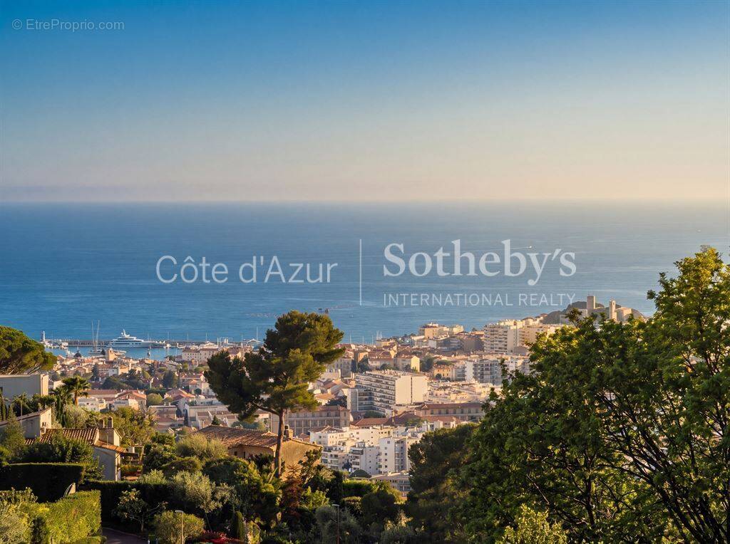 Appartement à LE CANNET