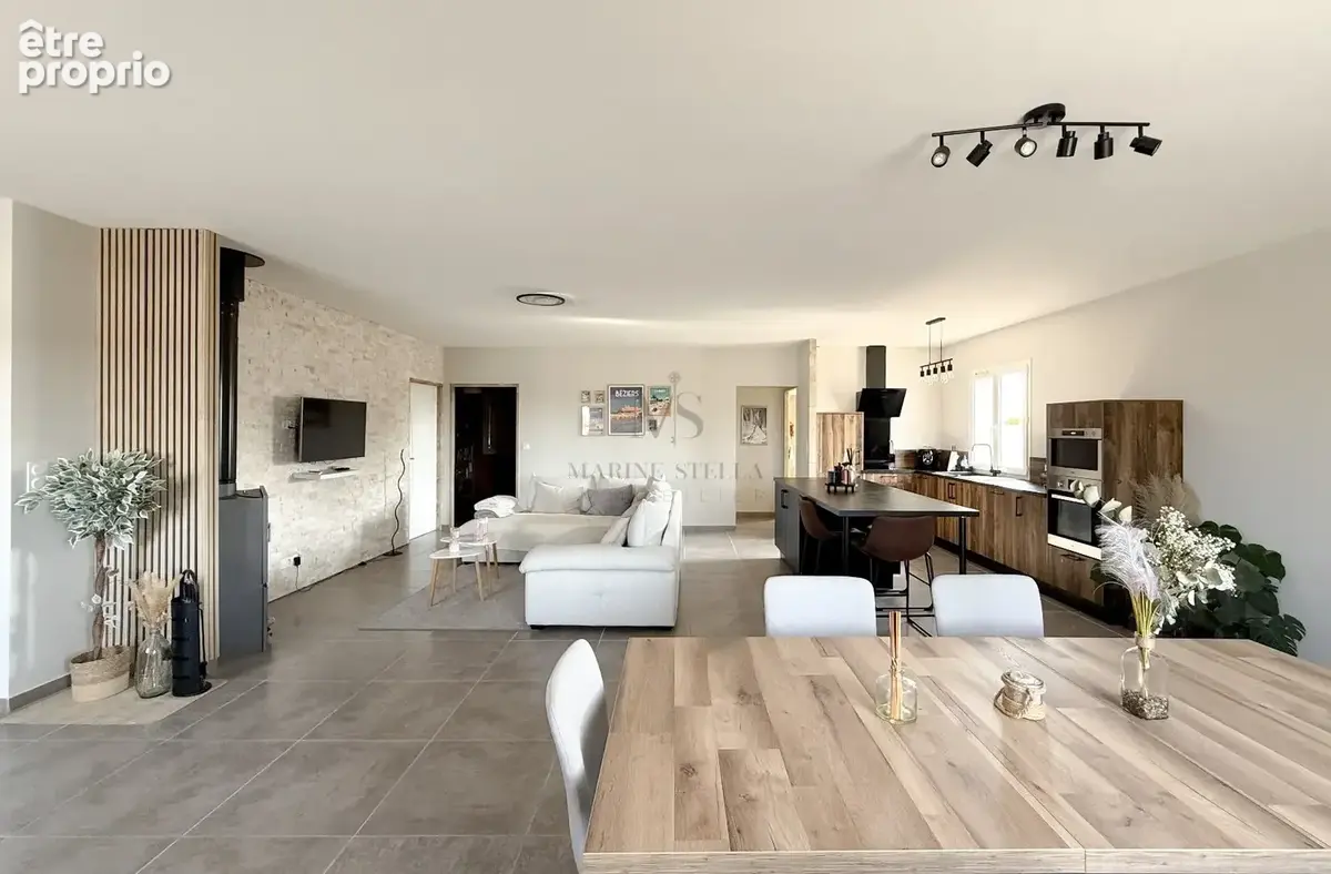 Ensemble Immobilier Rare  Trois Maisons, Piscine, Terrains Agricoles et Équipements pour Activité Animalière - photo 3