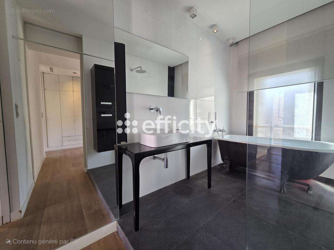 Appartement à MARSEILLE-8E