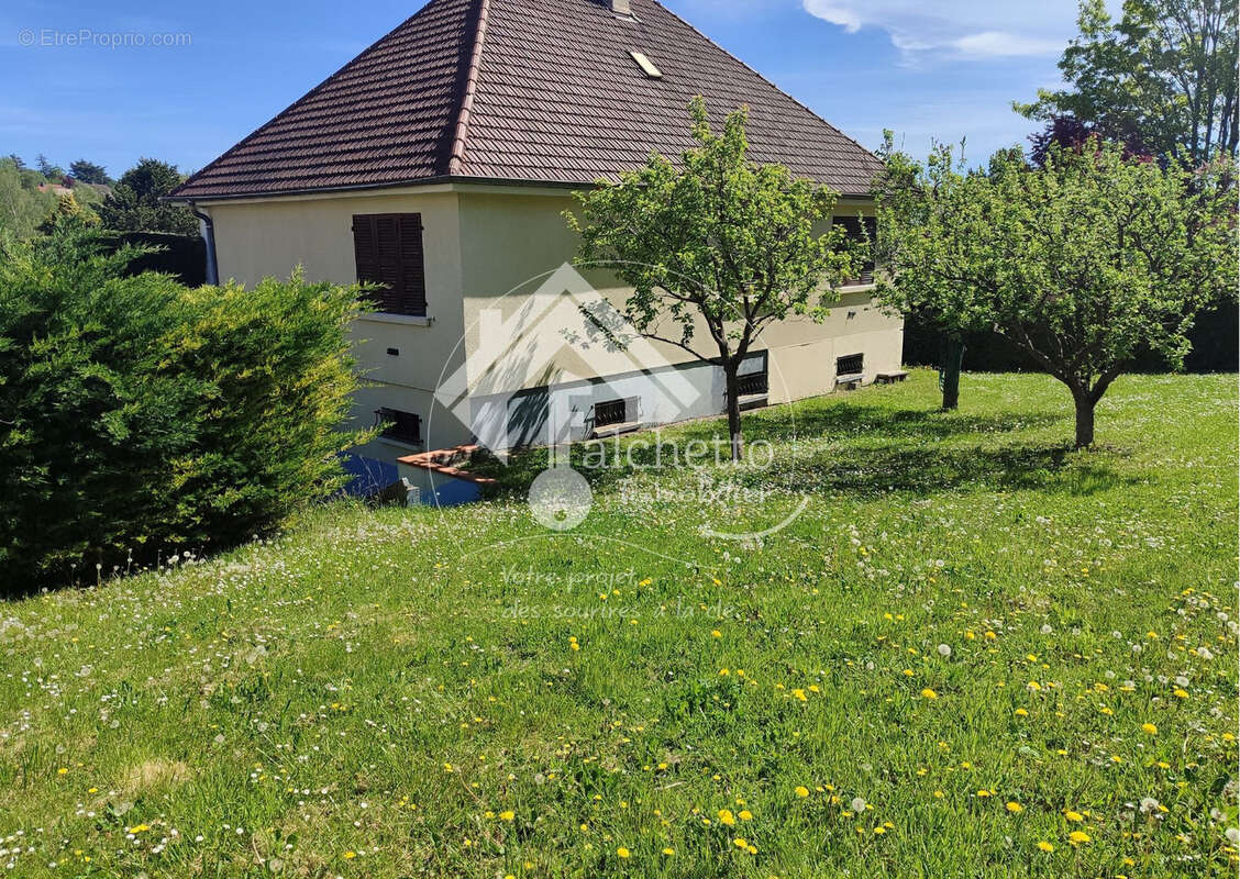 Maison à LA ROCHE-BLANCHE