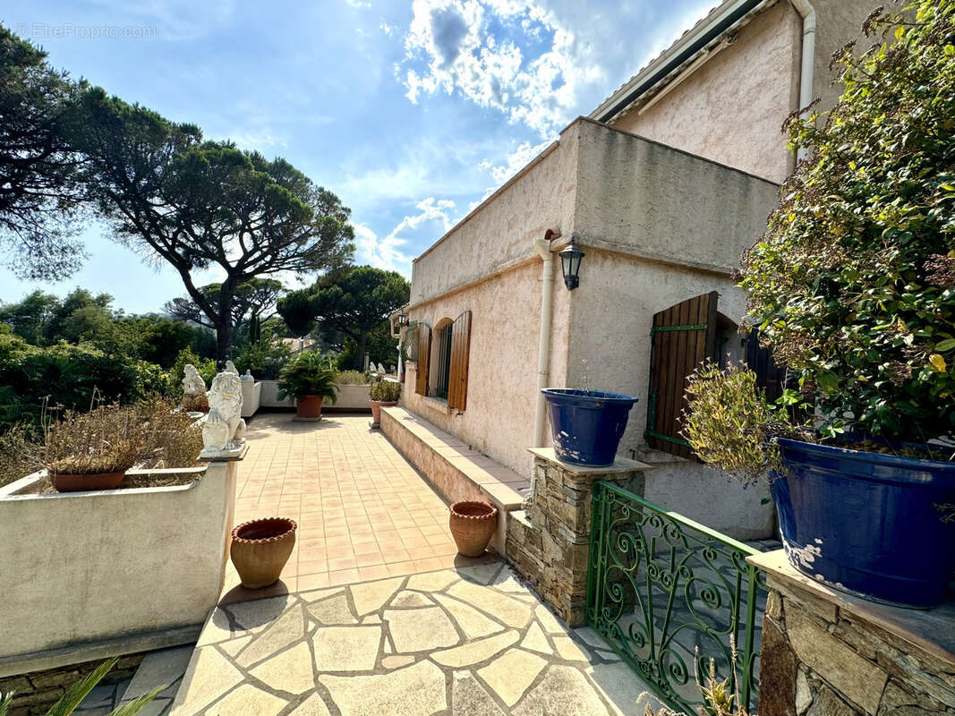 Maison à LES ISSAMBRES