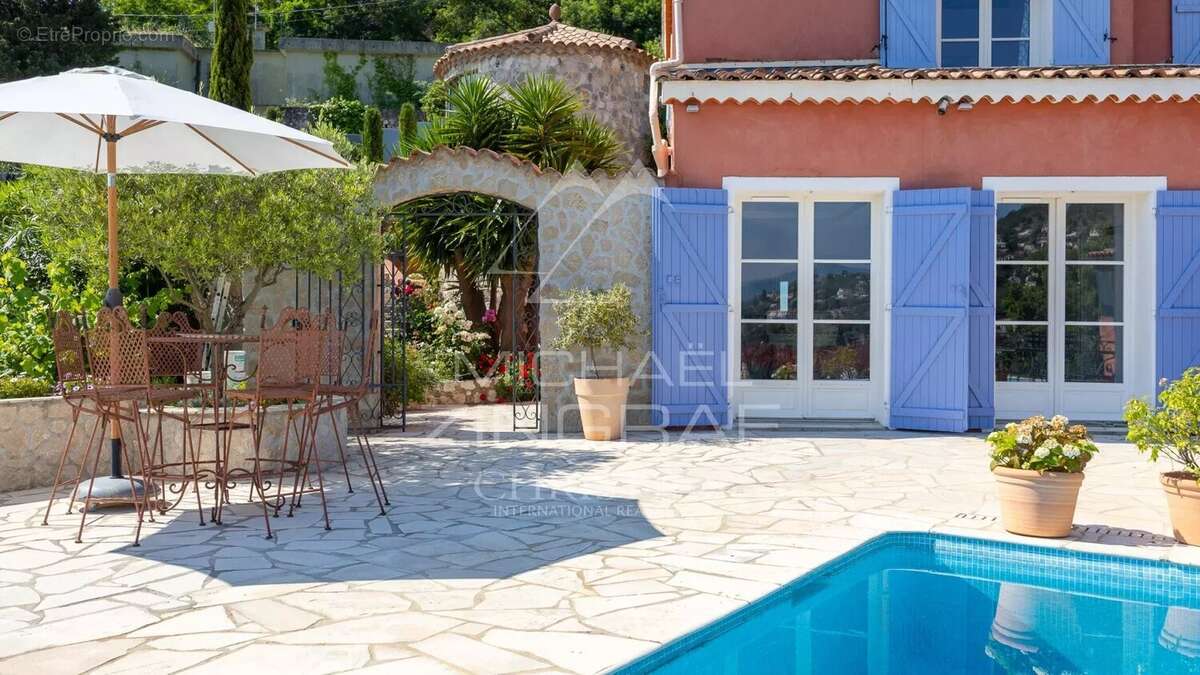 Maison à MANDELIEU-LA-NAPOULE