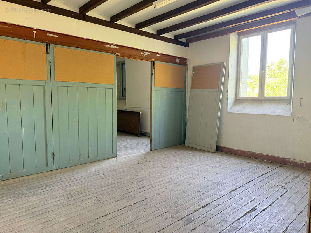 Maison à VILLEMOUSTAUSSOU