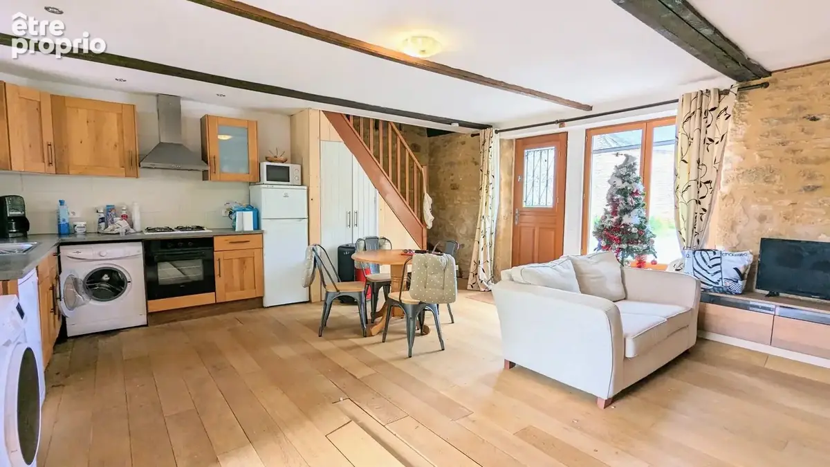 Parfaitement situé à proximité de Sarlat et Montignac - Ensemble de bâtiments avec piscine - photo 10