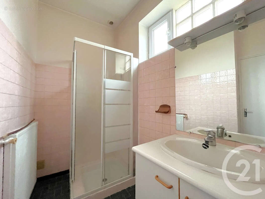 Maison à LACROIX-FALGARDE