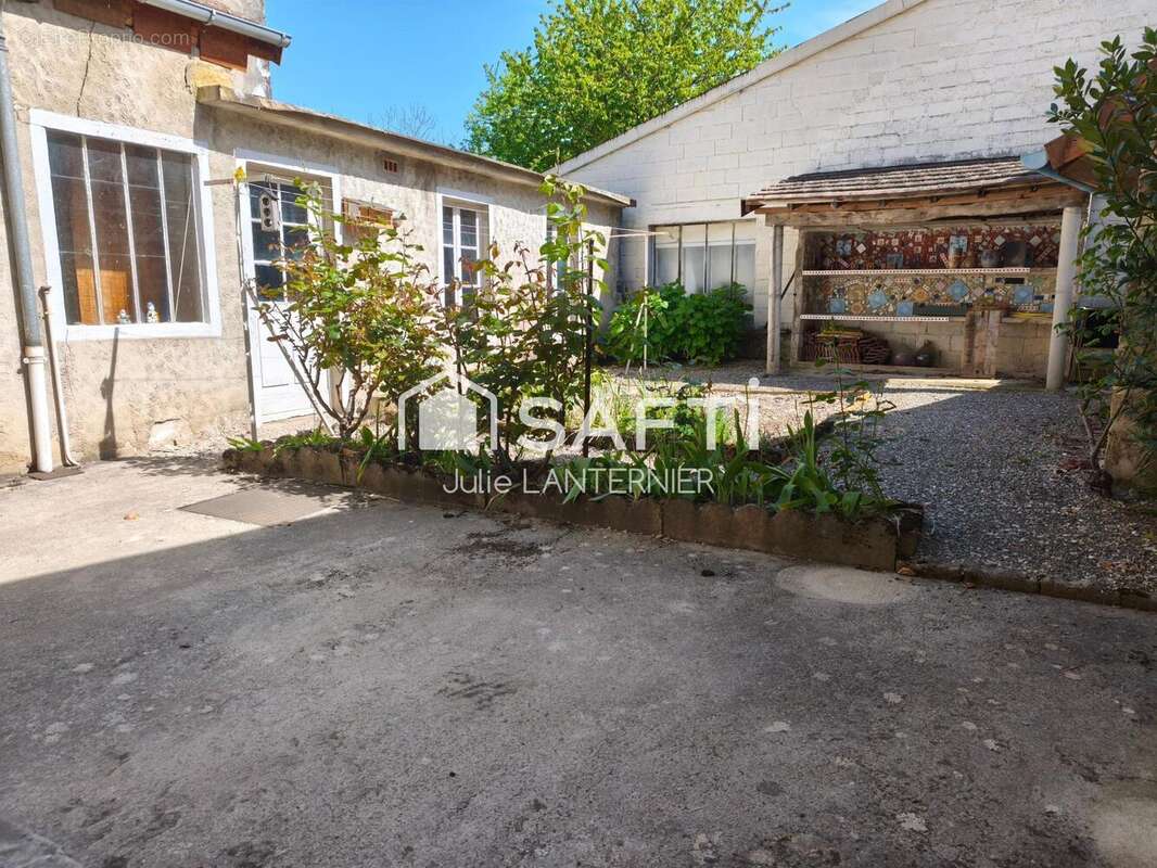 Maison 232 m² à Voiteur  - photo 4