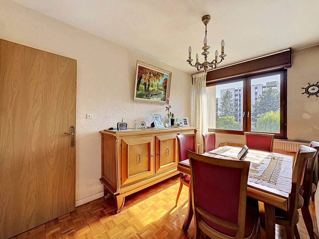 Appartement à MEYLAN