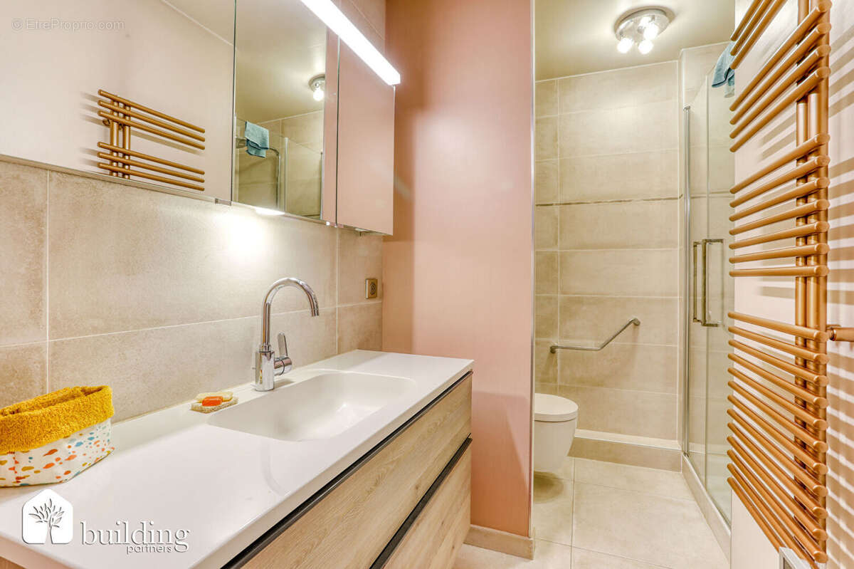 Appartement à LEVALLOIS-PERRET