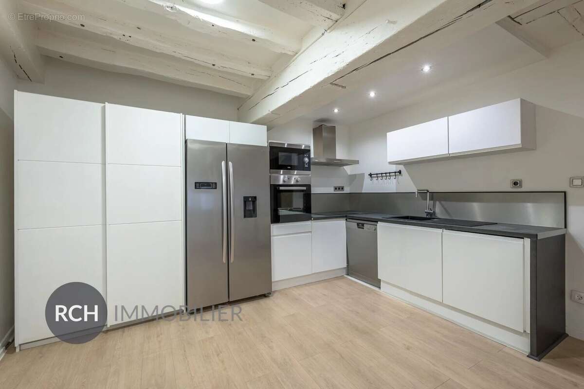 Appartement à NEAUPHLE-LE-CHATEAU