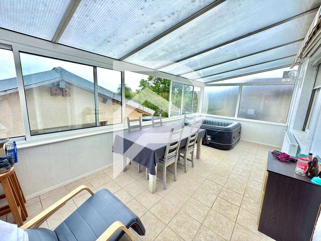 Maison à MANDRES-LA-COTE