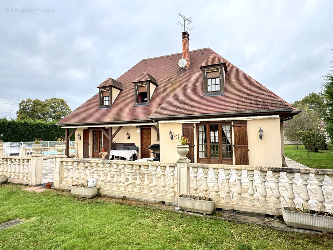 Maison à TOULON-SUR-ALLIER