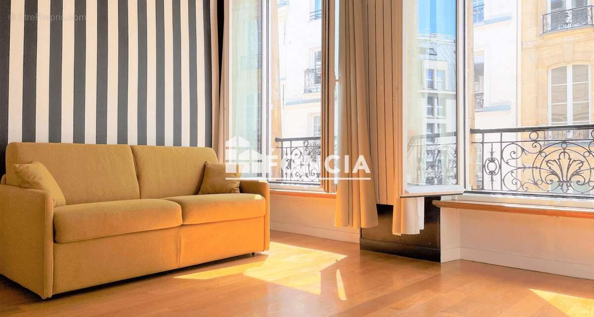 Paris 1er – les halles – studio de charme ensoleille dans un quartier piéton - photo 2