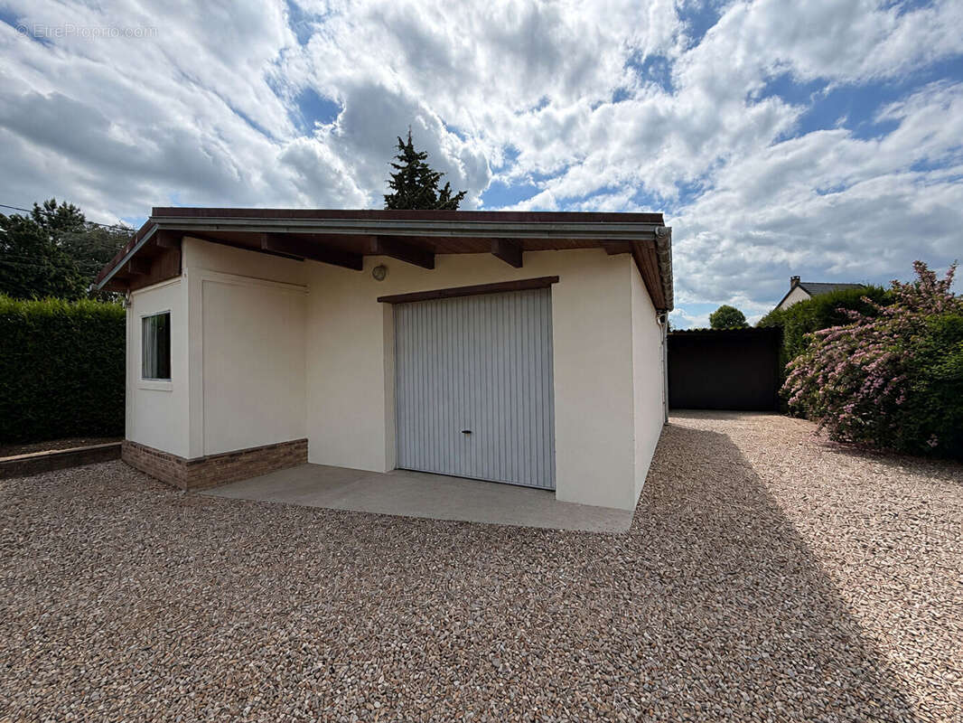 Maison à DAMVILLE