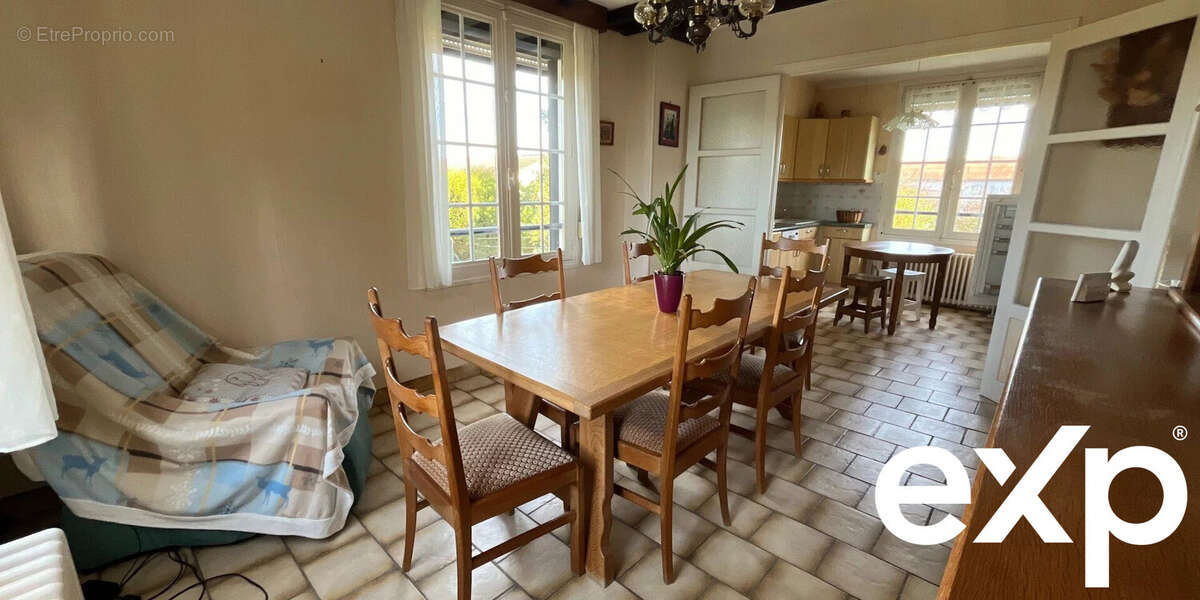 Maison à COMPERTRIX