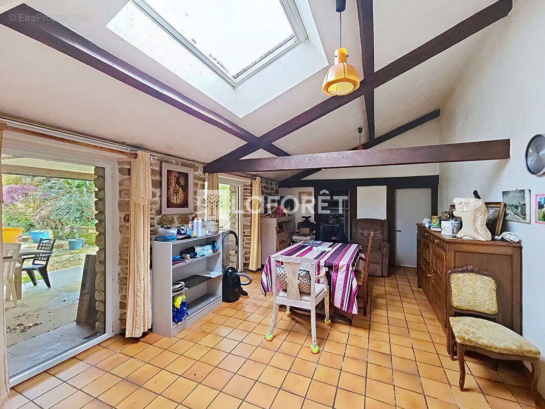 Maison à SAINT-SERVANT