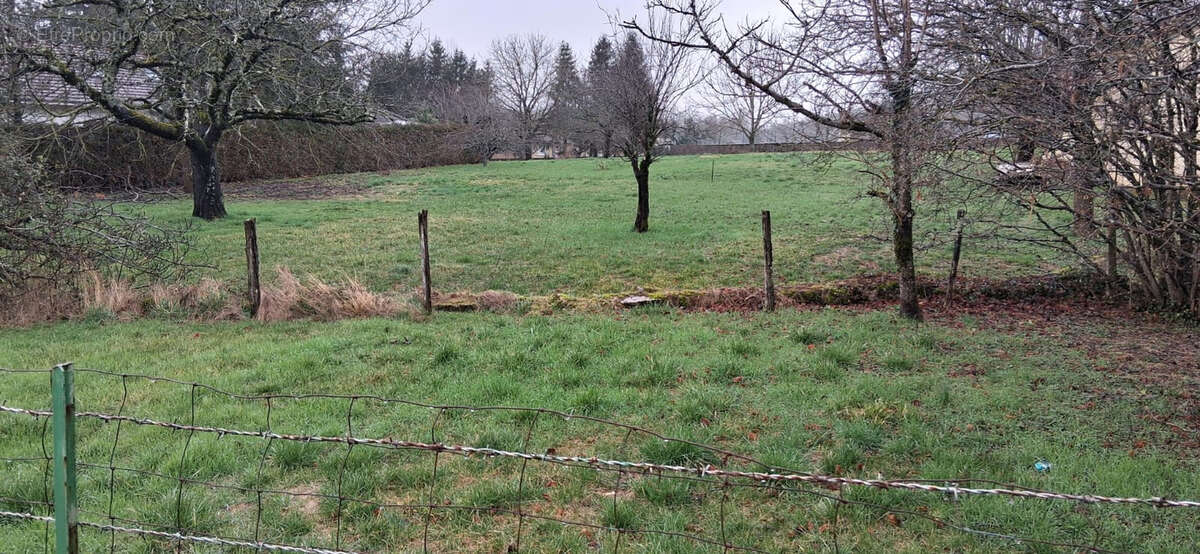 Terrain à AMBERIEU-EN-BUGEY
