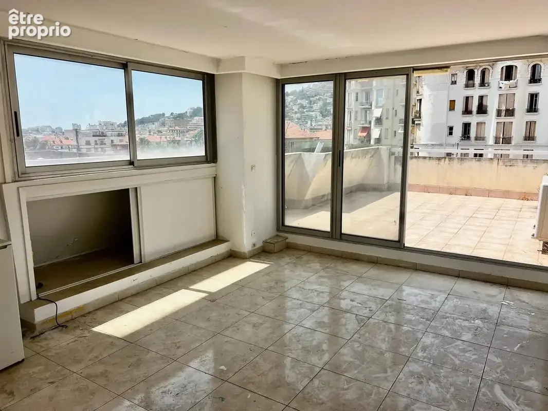 ​PROJET DE RÉNOVATION D'EXCEPTION – Dernier étage avec terrasse de 24 m² au cœur de la Libération - photo 4