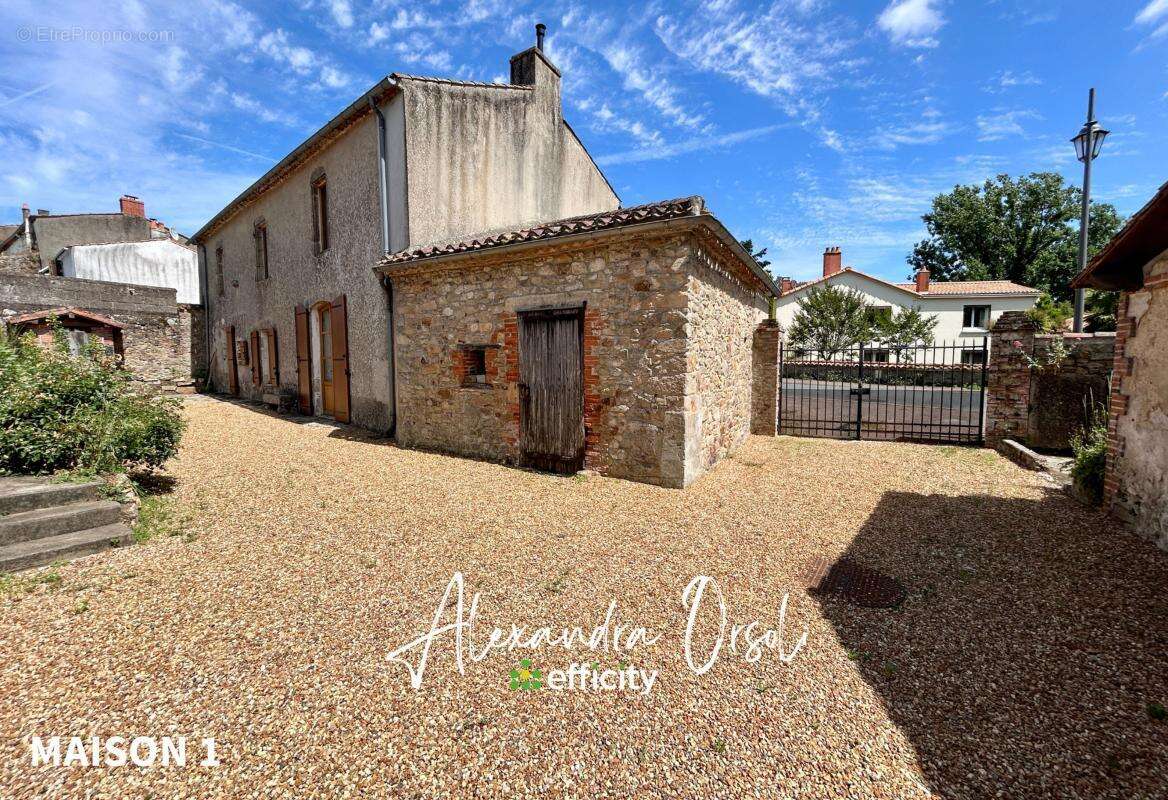 Maison à AIZENAY