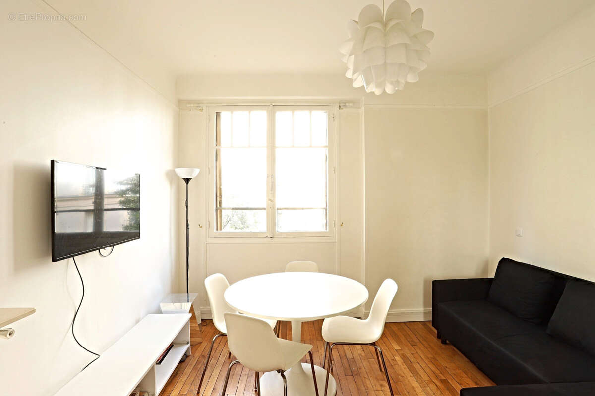 Appartement à PARIS-14E