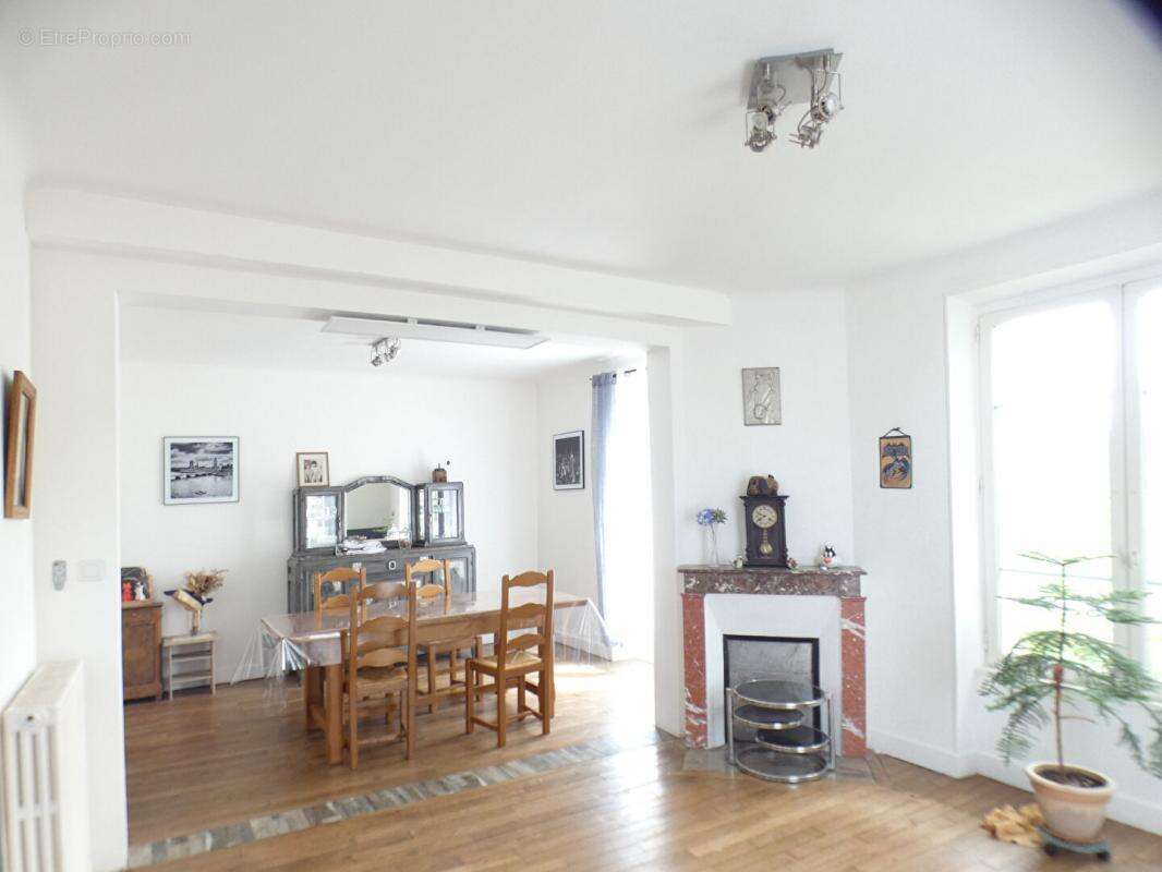 Maison à TERRASSON-LAVILLEDIEU