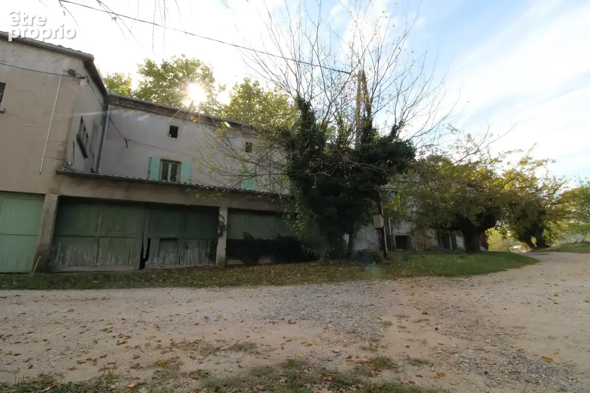Mas 300 m2 sur 5 hectares. - photo 13