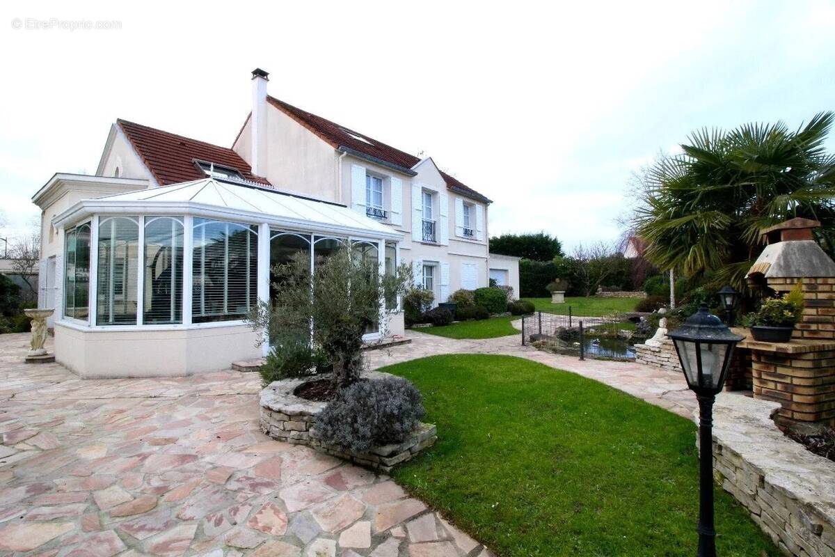 Maison à OZOIR-LA-FERRIERE