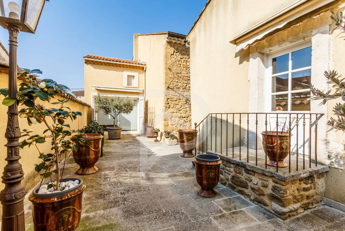 Maison à SORGUES