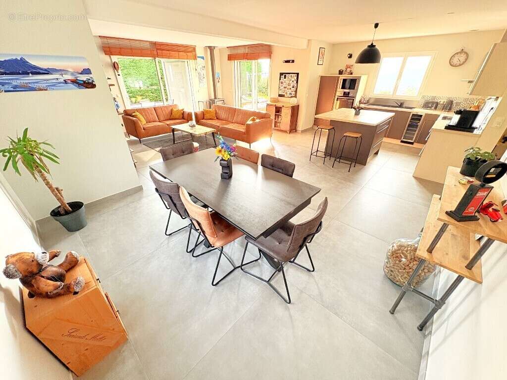 Maison à CHAINAZ-LES-FRASSES