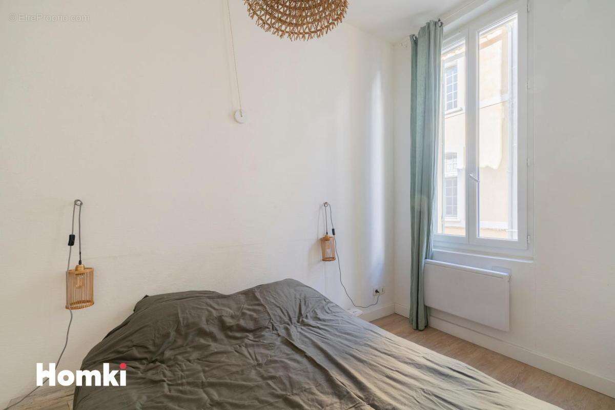 Appartement à MARSEILLE-1E