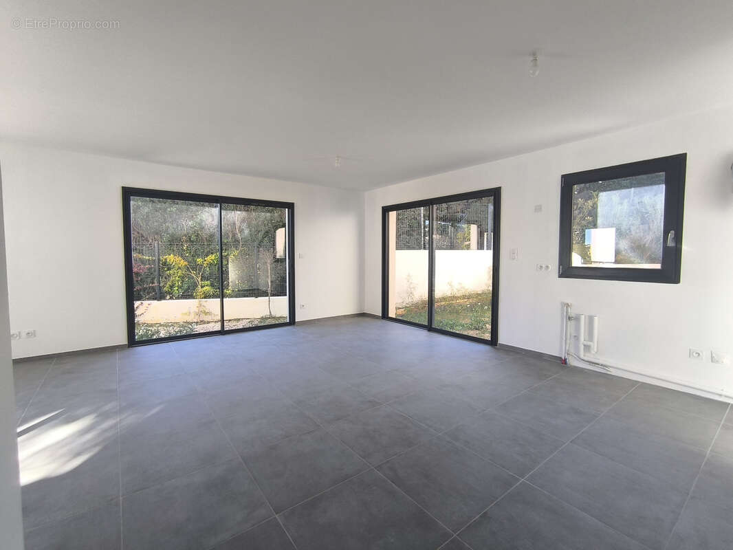 Appartement à SIX-FOURS-LES-PLAGES