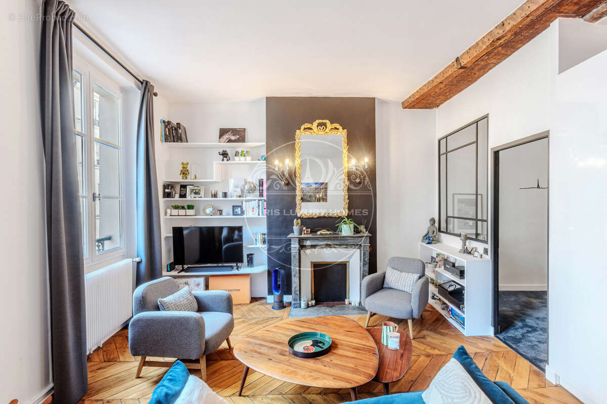 Appartement à PARIS-1E