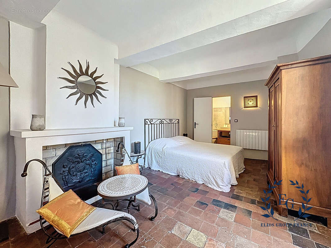 Maison à BESSE-SUR-ISSOLE